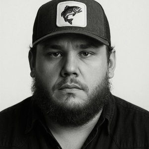 Luke Combs  - Biography Flash